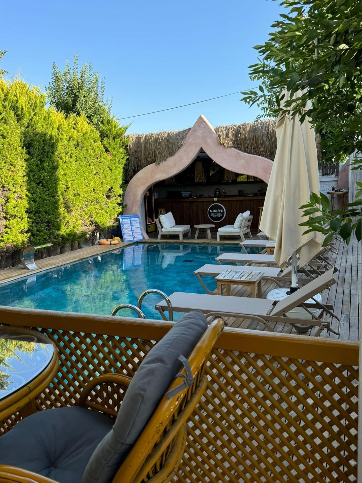 Nuriye Alaçatı Luaran gambar